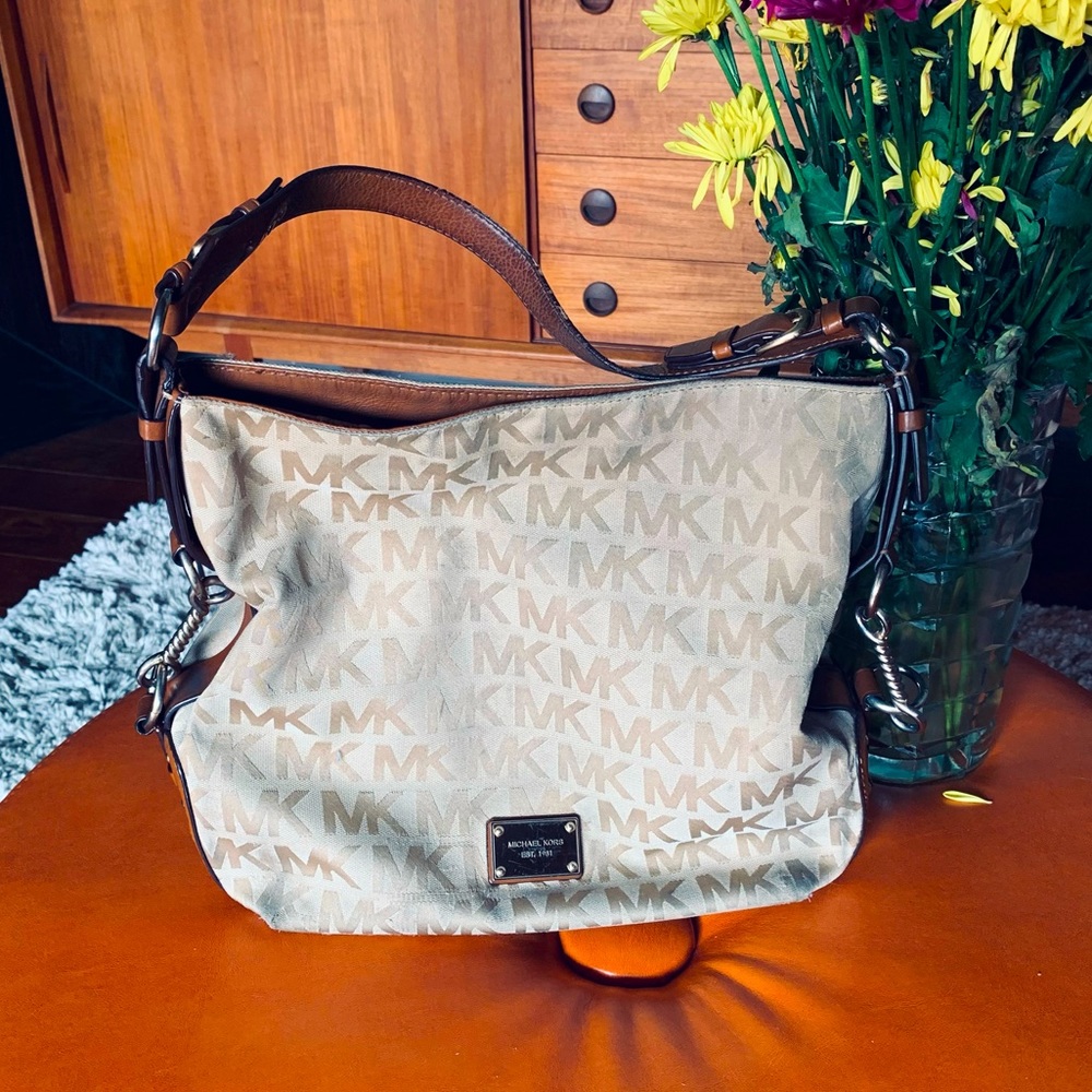 Michael Kors Signature Logo Purse - Picture 2 of 8